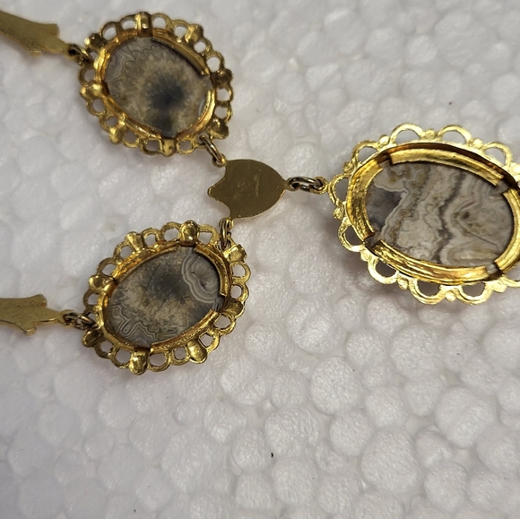 Gold tone and natural stone cabochons necklace and earrings set - Picture 4 of 5